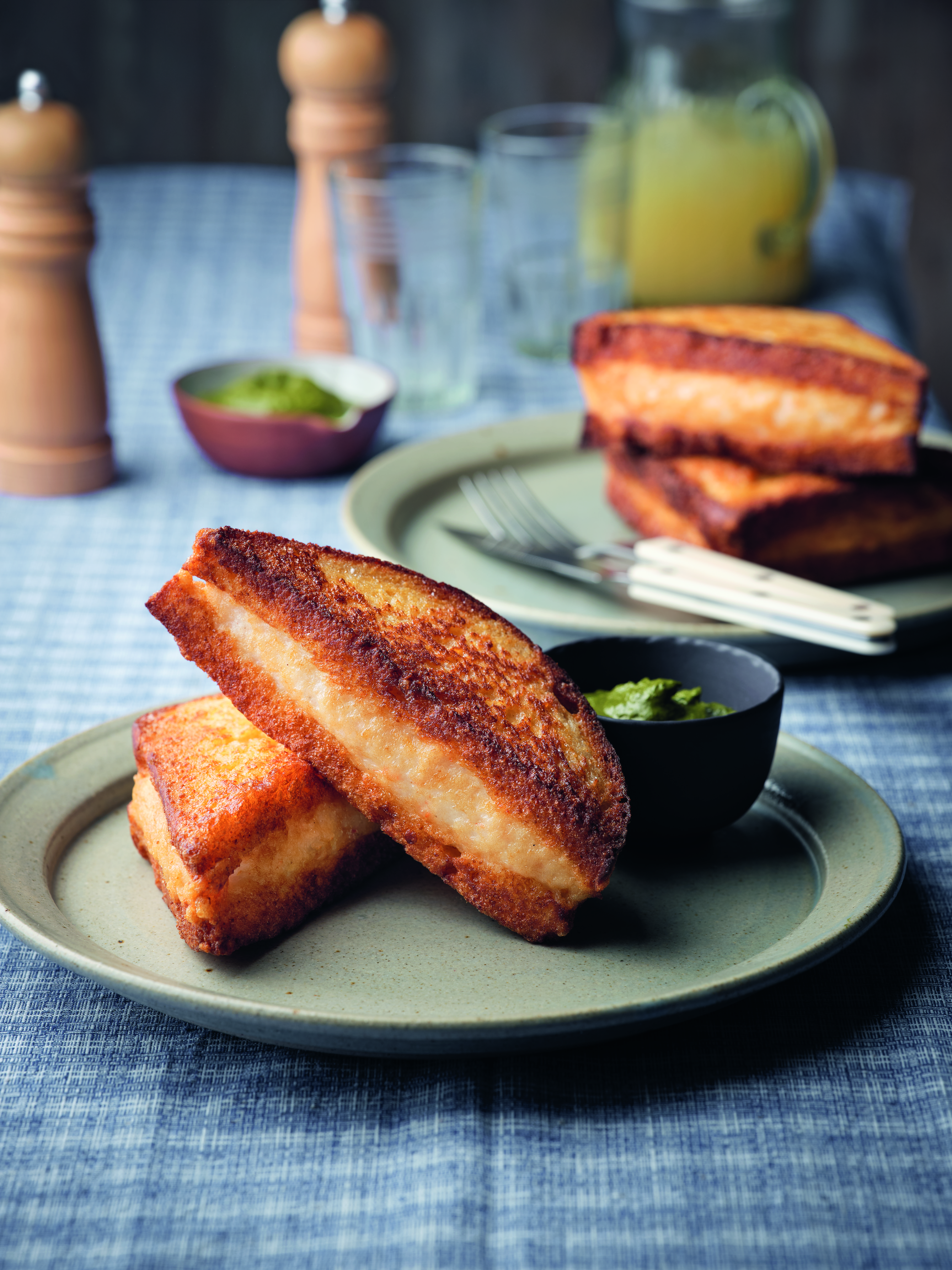 9781399610650_interior applicationmichel roux at home text finalPrawn_Toast_Back_5551